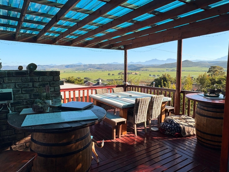 4 Bedroom Property for Sale in Fraaiuitsig Western Cape